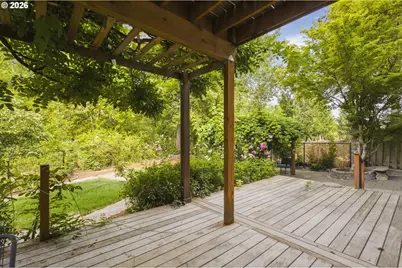 19180 NW Northshore Ct, Portland, OR 97229 - Photo 36