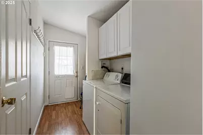 308 NW Civil Bend Ave, Winston, OR 97496 - Photo 36