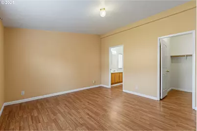 308 NW Civil Bend Ave, Winston, OR 97496 - Photo 22