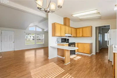 308 NW Civil Bend Ave, Winston, OR 97496 - Photo 14