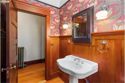 5086 Binns Hill Dr, Hood River, OR 97031 - Photo 16
