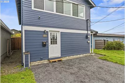 160 Maple St, Cathlamet, WA 98612 - Photo 1