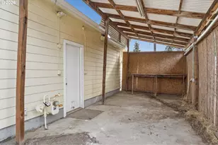 8035 SE 60th Ave, Portland, OR 97206 - Photo 22
