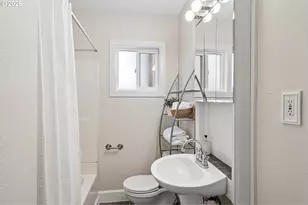 8035 SE 60th Ave, Portland, OR 97206 - Photo 16