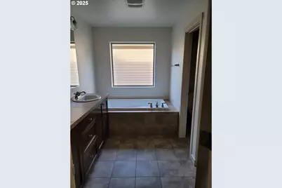 29082 SW Charlotte Ln, Wilsonville, OR 97070 - Photo 24