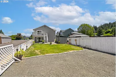 563 S State St, Sutherlin, OR 97479 - Photo 34