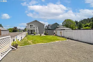 563 S State St, Sutherlin, OR 97479 - Photo 34