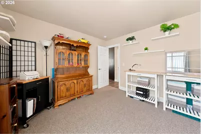 563 S State St, Sutherlin, OR 97479 - Photo 14