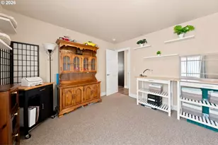 563 S State St, Sutherlin, OR 97479 - Photo 14