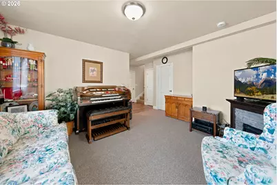 563 S State St, Sutherlin, OR 97479 - Photo 22