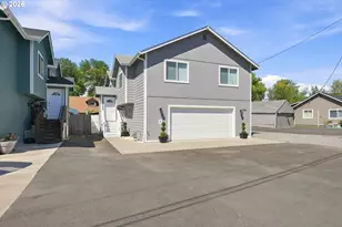 563 S State St, Sutherlin, OR 97479 - Photo 4