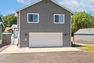 563 S State St, Sutherlin, OR 97479 - Photo 4
