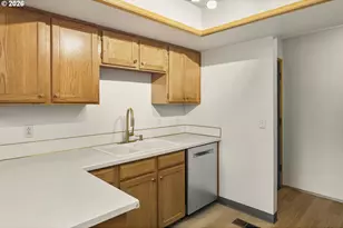 12516 SE Stark St, Portland, OR 97233 - Photo 6