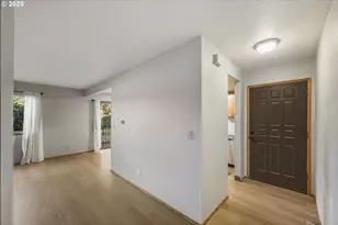 12516 SE Stark St, Portland, OR 97233 - Photo 36