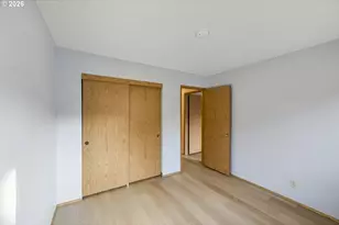 12516 SE Stark St, Portland, OR 97233 - Photo 28