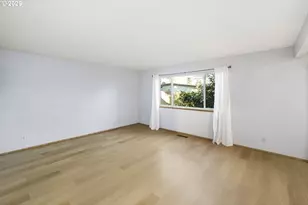 12516 SE Stark St, Portland, OR 97233 - Photo 14