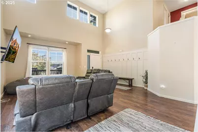 393 Stellers Eagle St NW, Salem, OR 97304 - Photo 8