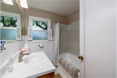 4718 N Amherst St, Portland, OR 97203 - Photo 16