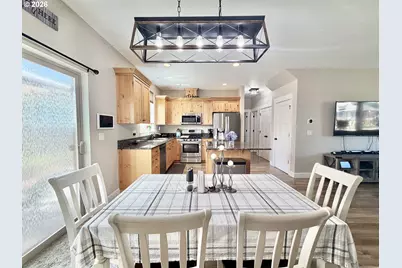 1202 Albatross Ct, Sweet Home, OR 97386 - Photo 12