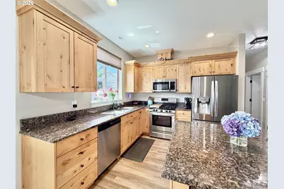 1202 Albatross Ct, Sweet Home, OR 97386 - Photo 14