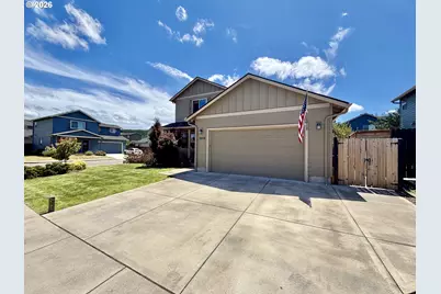 1202 Albatross Ct, Sweet Home, OR 97386 - Photo 2