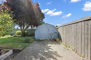 2077 Clark Ave, Cottage Grove, OR 97424 - Photo 48