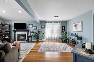 2077 Clark Ave, Cottage Grove, OR 97424 - Photo 8