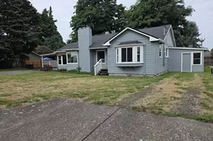 733 2nd St, Woodland, WA 98674 - Photo 2