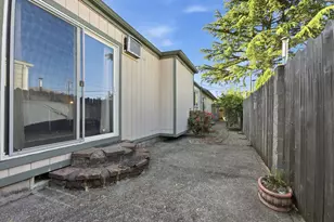 719 18th St, Springfield, OR 97477 - Photo 18