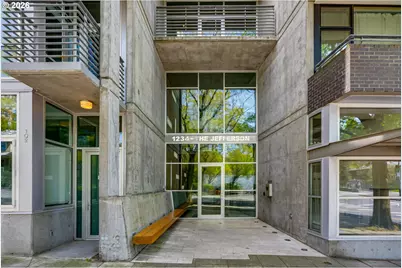 1234 SW 18th Ave #206, Portland, OR 97205 - Photo 2