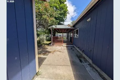 2708 N Cherry St, La Grande, OR 97850 - Photo 8