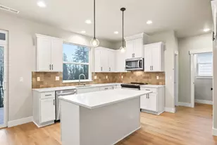 305 E Caribou Ct, La Center, WA 98629 - Photo 10