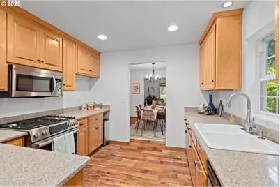 1035 SW Palatine St, Portland, OR 97219 - Photo 16