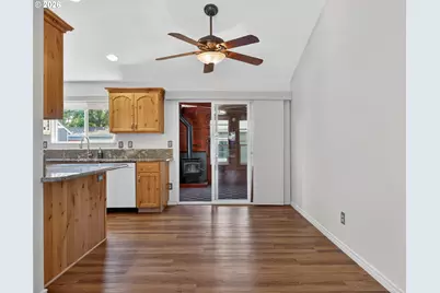 4940 Keiko Ct NE, Salem, OR 97305 - Photo 10