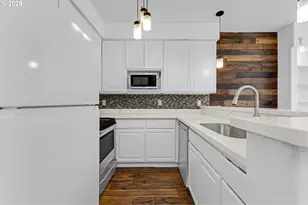 4815 SW 1st Ave, Portland, OR 97239 - Photo 6