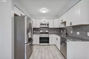 2017 28th Ave, Longview, WA 98632 - Photo 8
