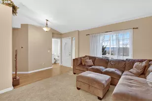 1548 SW Northstar Loop, Troutdale, OR 97060 - Photo 6