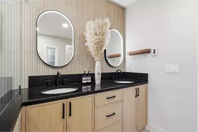 123 W 38th St, Vancouver, WA 98660 - Photo 16