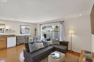 559 NE Bridgeton Rd, Portland, OR 97211 - Photo 12