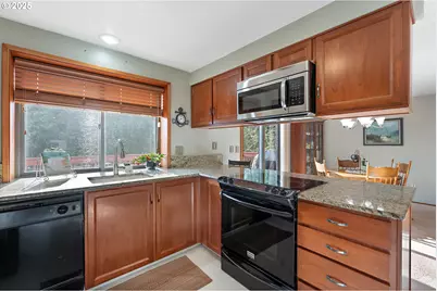 18100 SW Barcelona Way, Beaverton, OR 97007 - Photo 14