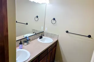 606 E Johnson St, Carlton, OR 97111 - Photo 24