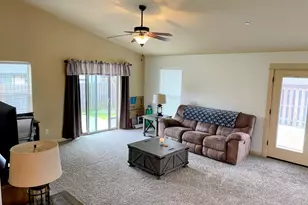 606 E Johnson St, Carlton, OR 97111 - Photo 6