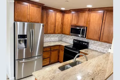 606 E Johnson St, Carlton, OR 97111 - Photo 10