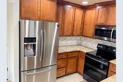 606 E Johnson St, Carlton, OR 97111 - Photo 14