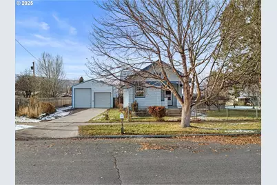 1029 Walnut St, Baker City, OR 97814 - Photo 1
