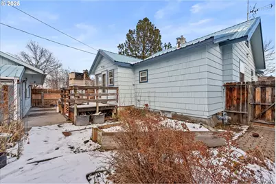 1029 Walnut St, Baker City, OR 97814 - Photo 22