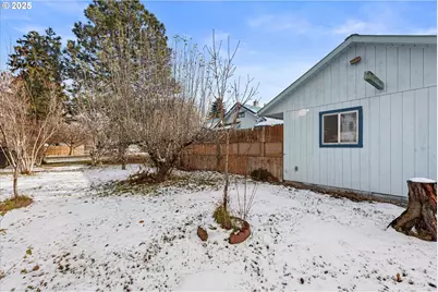 1029 Walnut St, Baker City, OR 97814 - Photo 12