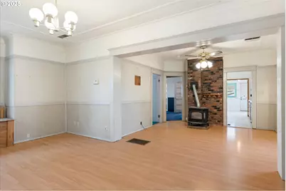 1029 Walnut St, Baker City, OR 97814 - Photo 12