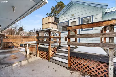 1029 Walnut St, Baker City, OR 97814 - Photo 16