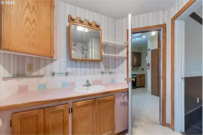 1029 Walnut St, Baker City, OR 97814 - Photo 24